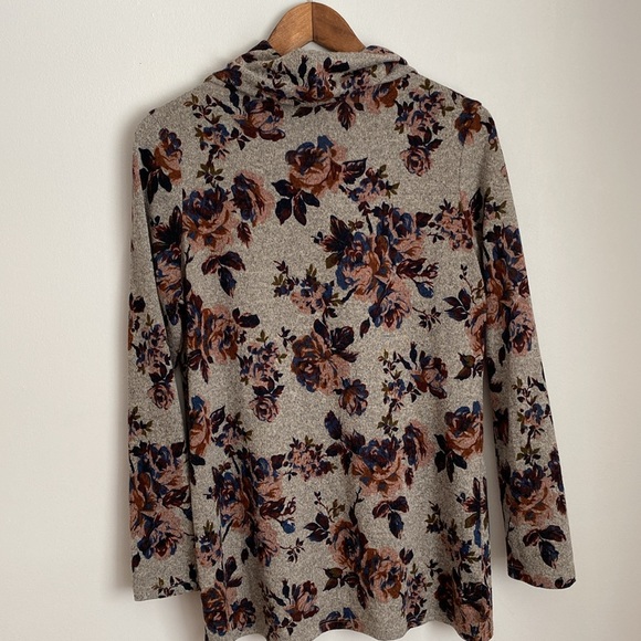 Eclipse small grey and floral women’s long sleeve top/blouse. - Picture 7 of 12